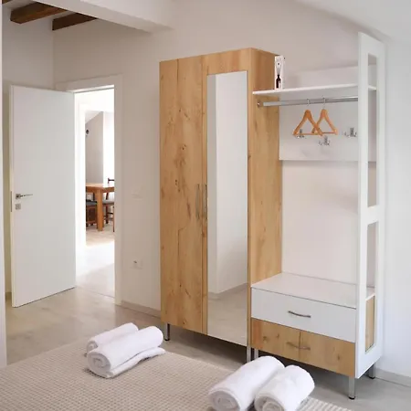 Old Olive 게스트하우스 티라나