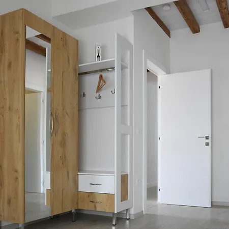 Old Olive 게스트하우스 티라나