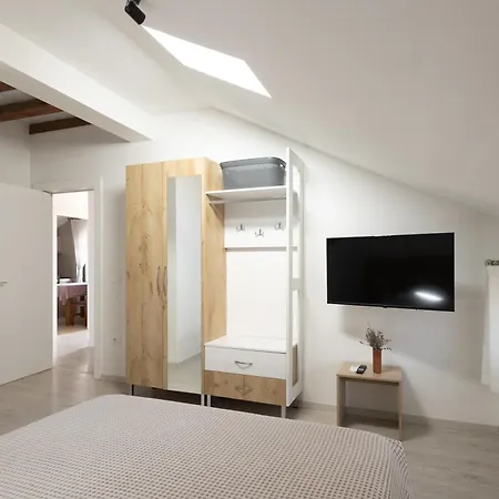 Old Olive 게스트하우스 티라나